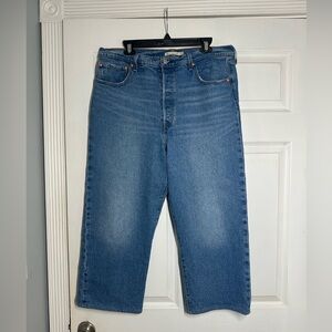 Levi's Premium Ribcage Straight Ankle Jeans ***